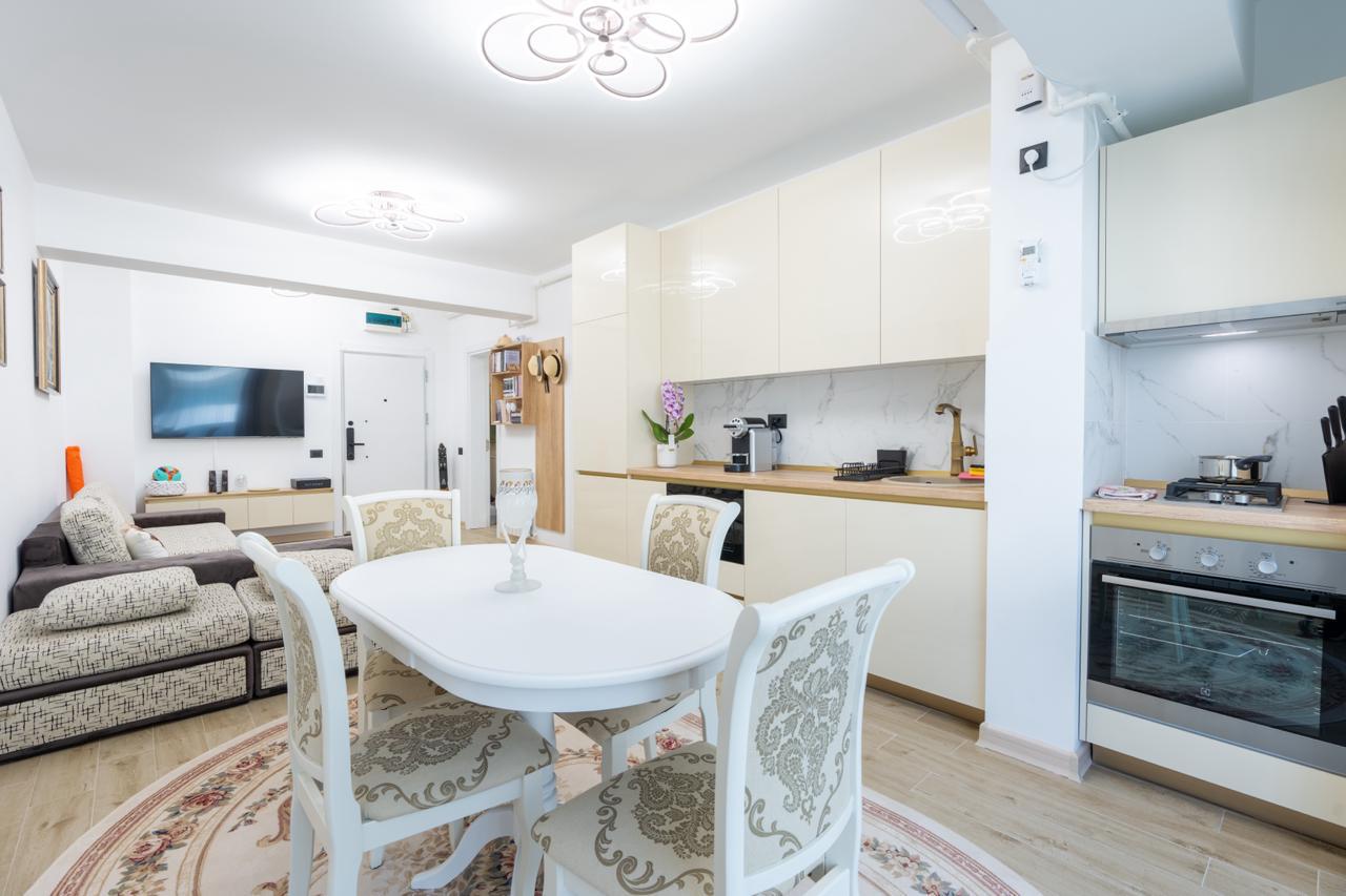 Apartamentul nostru modern, primitor și curat