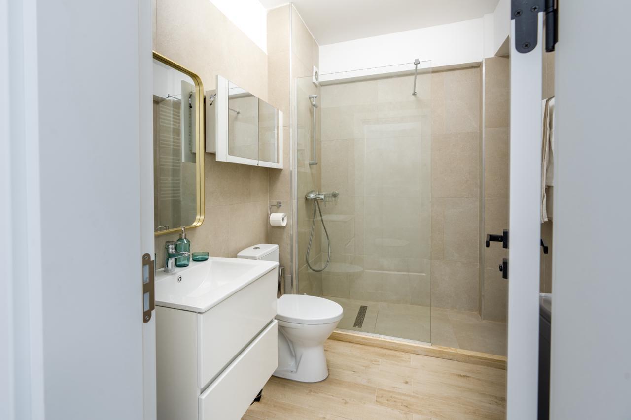 Apartamentul nostru modern, primitor și curat