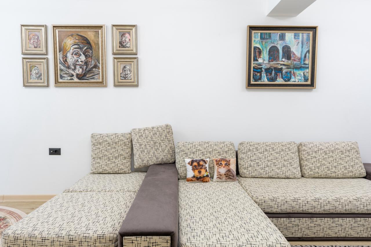 Apartamentul nostru modern, primitor și curat