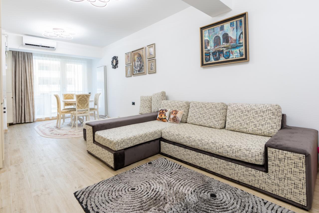 Apartamentul nostru modern, primitor și curat